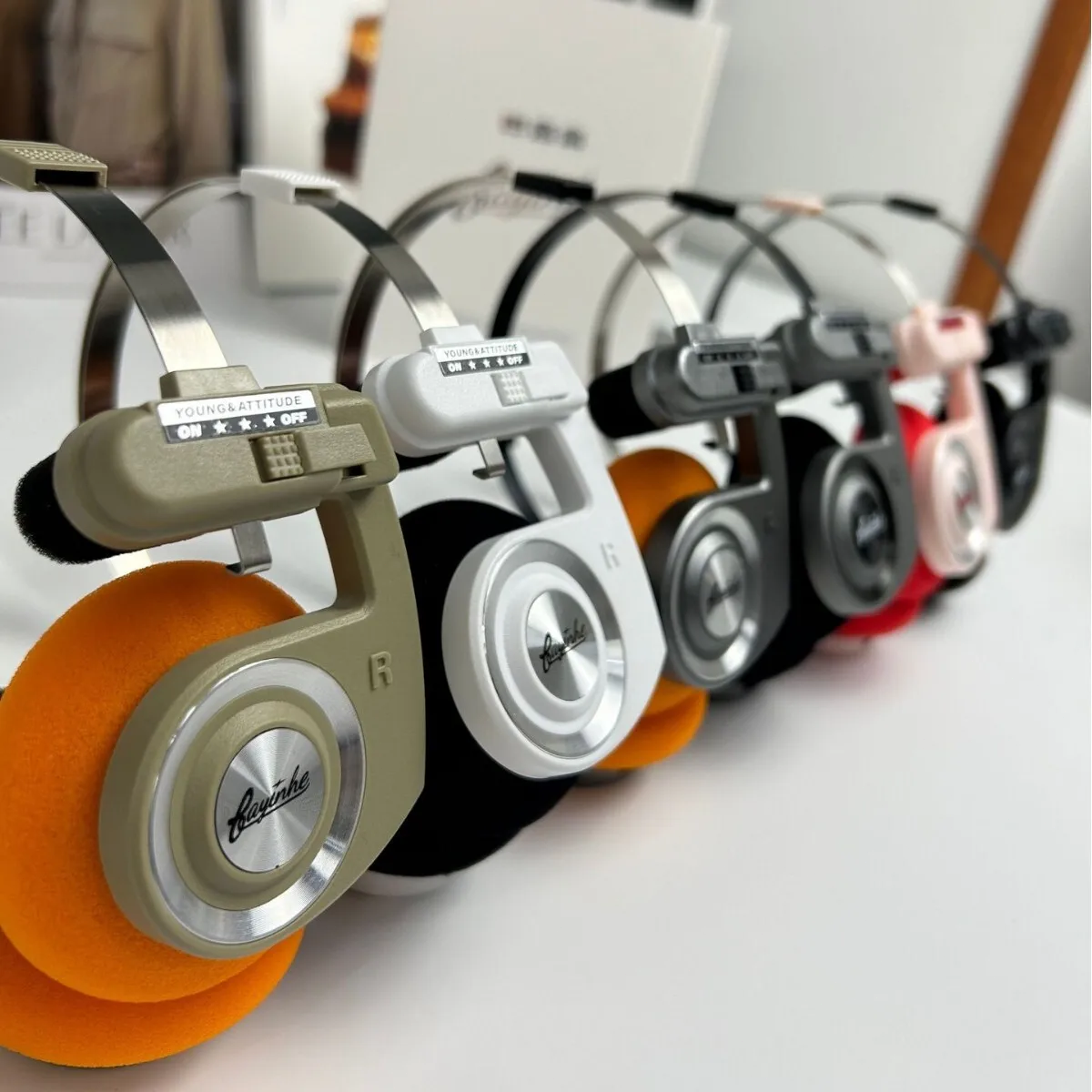 Retro Gaming Headset - Foldable Portable Retro Style Wireless Headphones